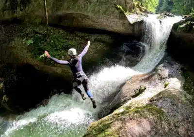 la grande cascade des gorges de malvaux