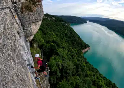 les échelles à la via ferrata de Vouglans